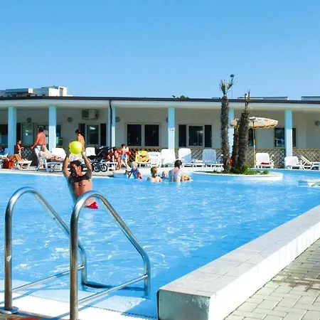 Апартаменты Long Beach Village, *